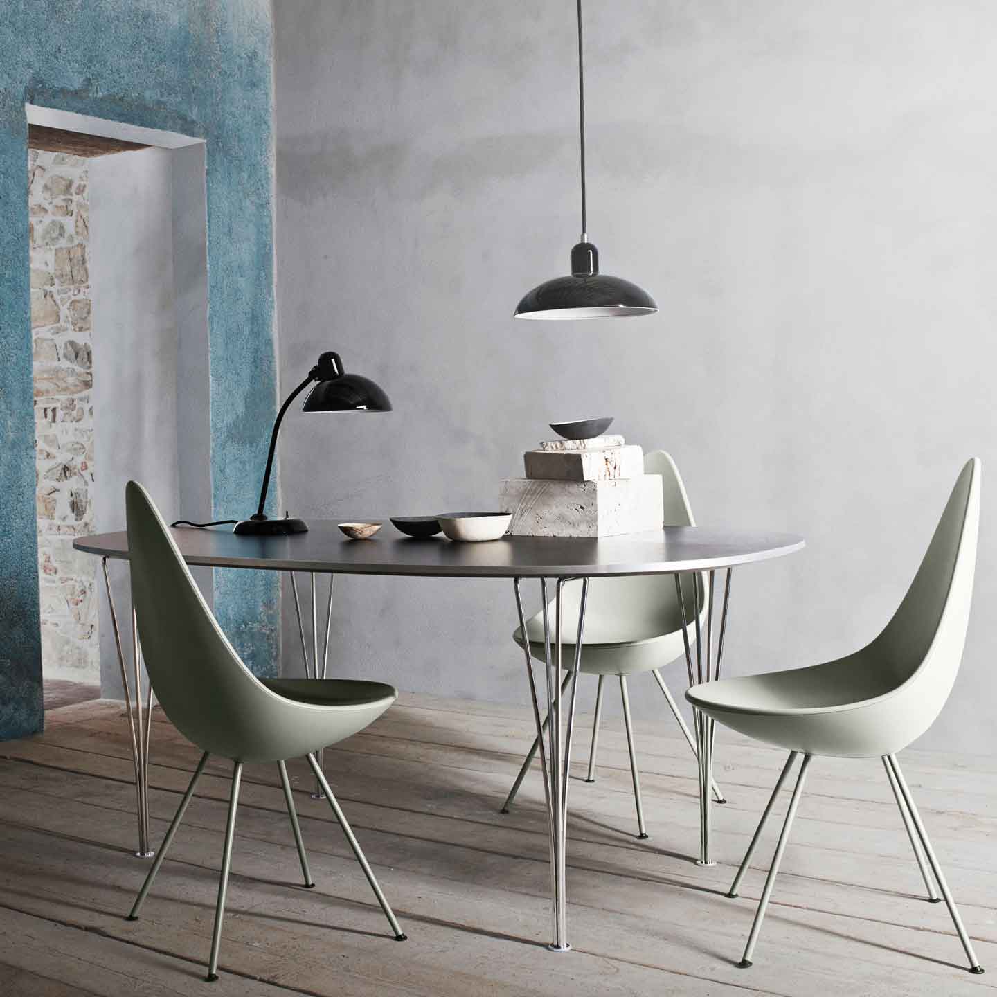 Drop Chair - Plastic | Black Plastic Seat