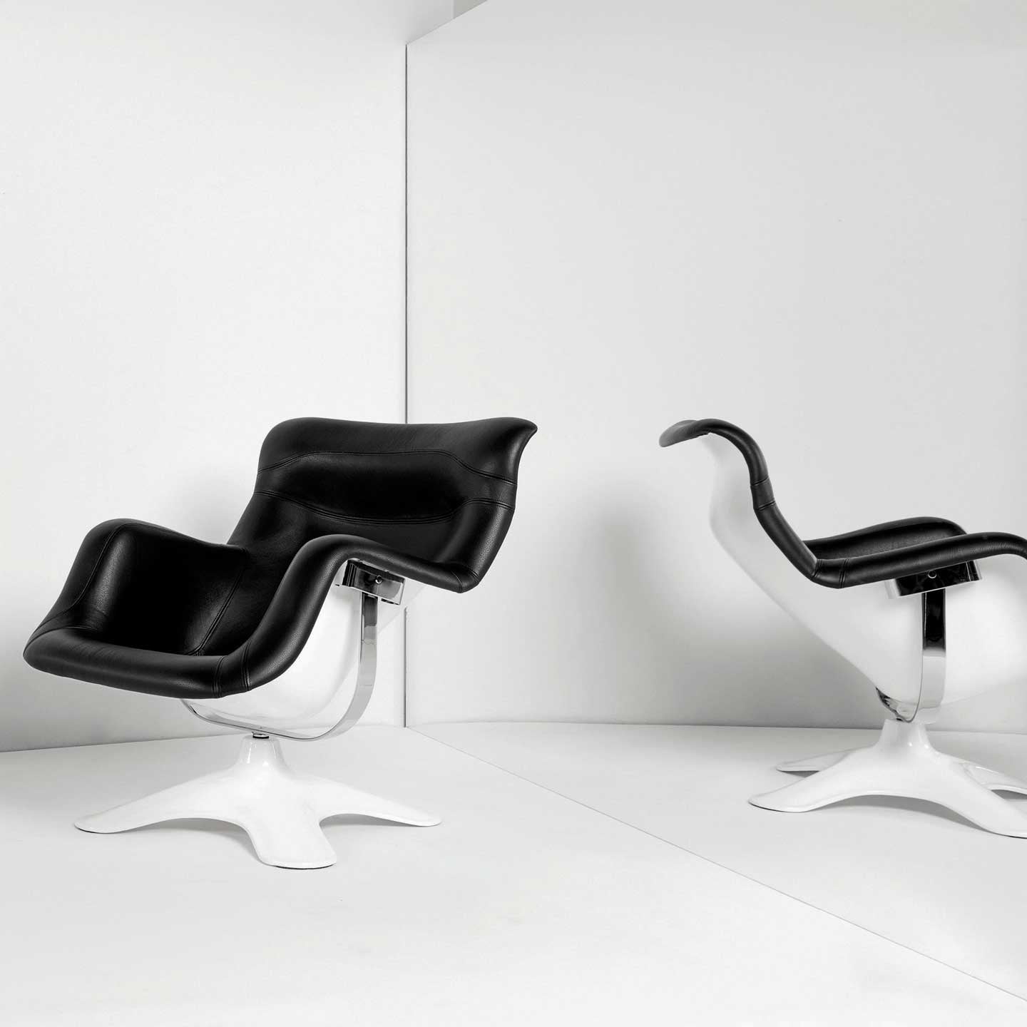 Karuselli Lounge Chair | Black Prestige Leather