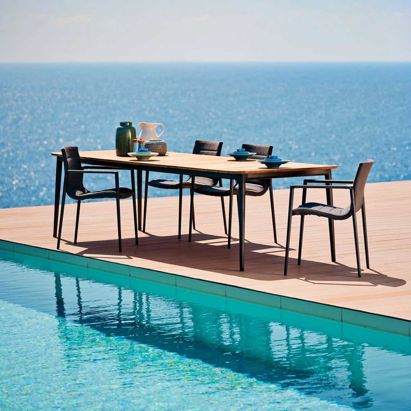 Core Table 210cm | Lava Grey Aluminium