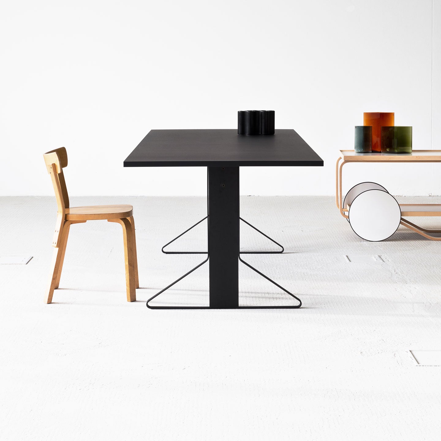 Kaari Table 240cm | Black HPL Top