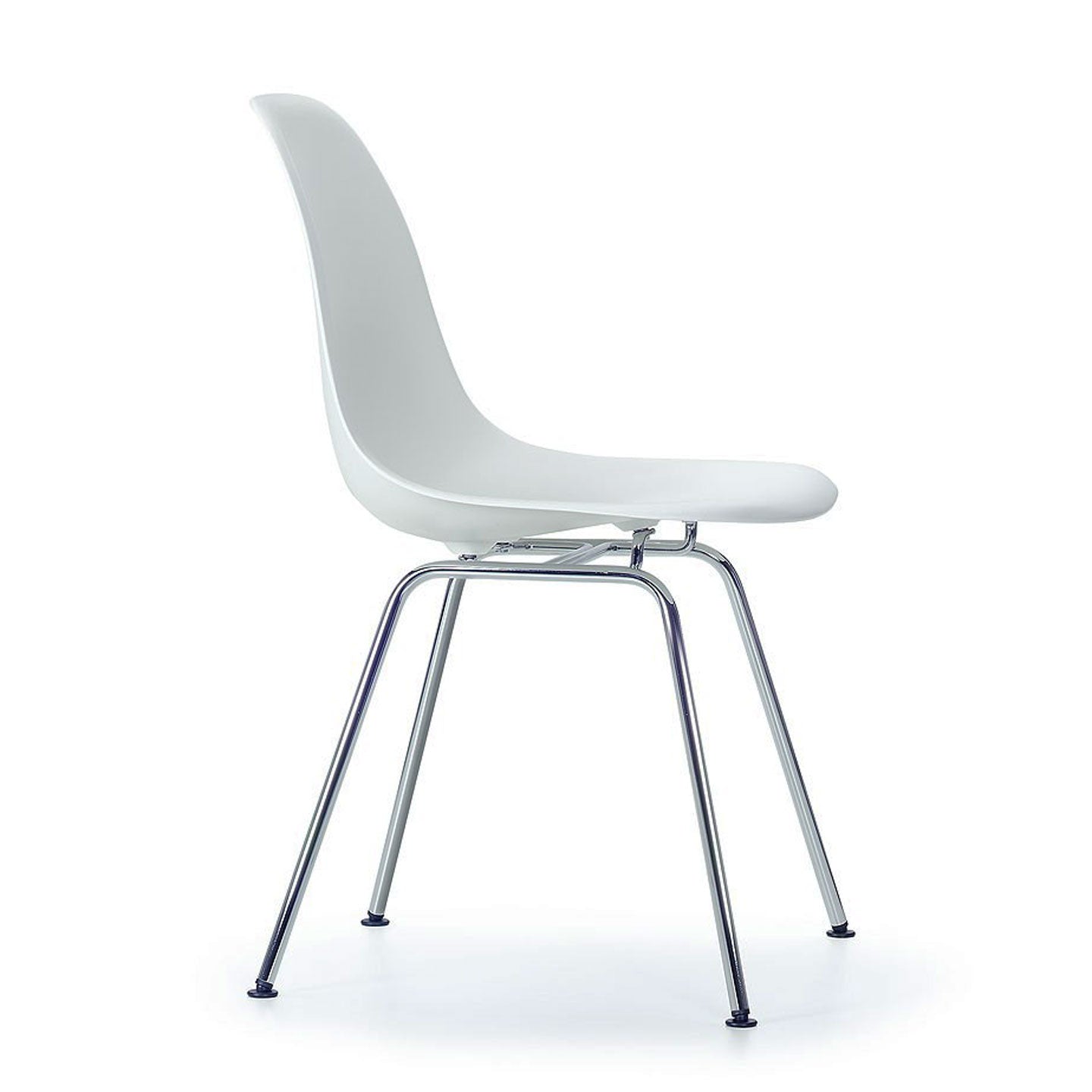 DSX Eames Plastic Side Chair | Polypropylene Seat Shell in Cotton White