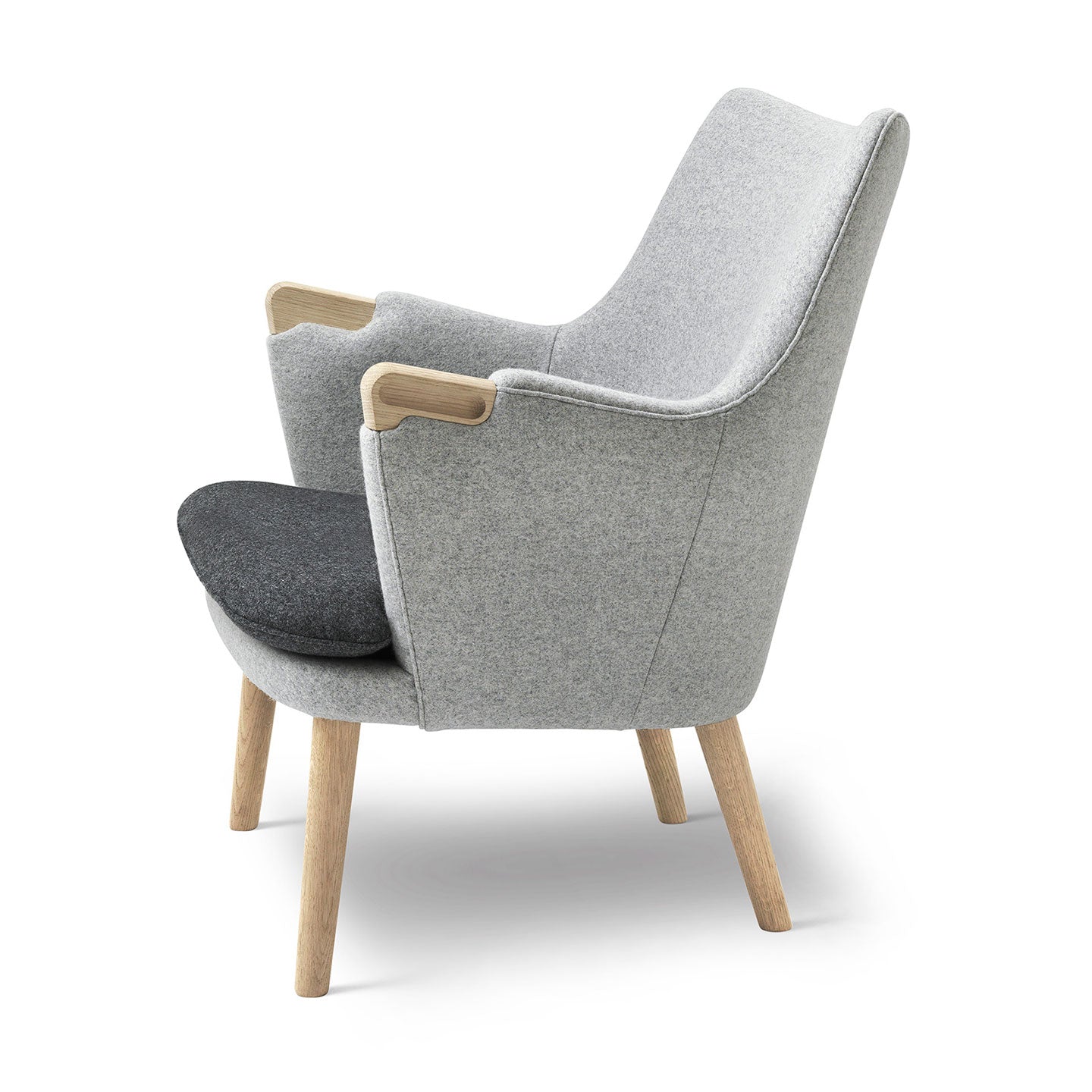 CH71 Lounge Chair | Charcoal 180 Seat Pale Grey 120 Shell Divina Mel