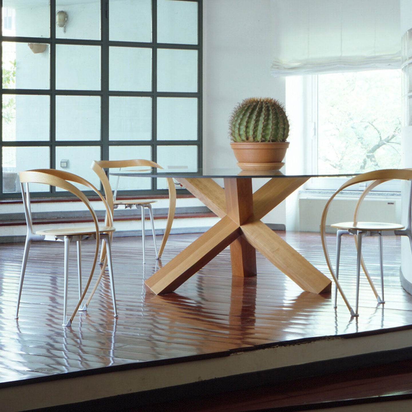 La Rotonda Table | Natural Ash Wood