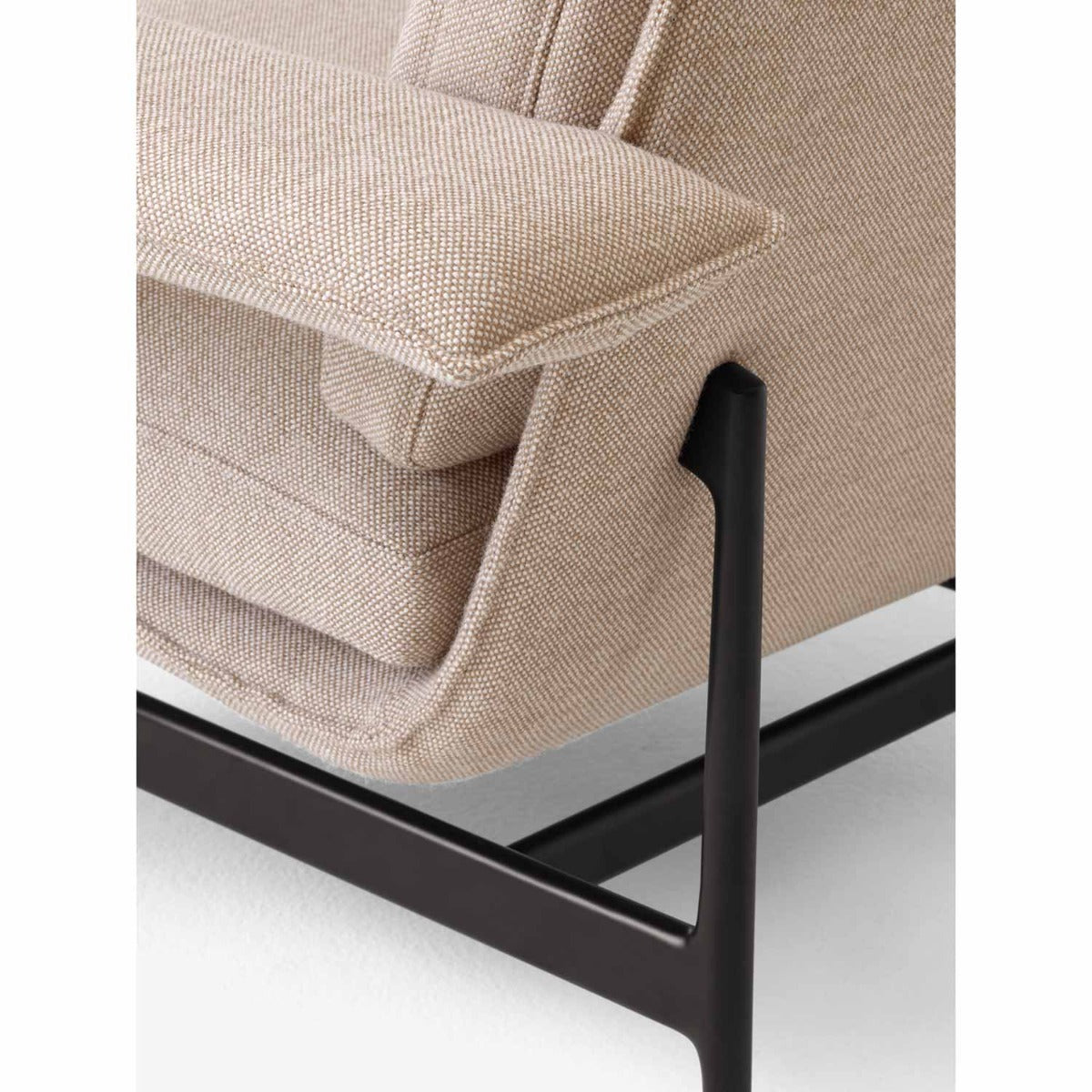 Meantime AV29 Lounge Chair | Ivory Beige 220 Hallingdal Fabric Upholstery