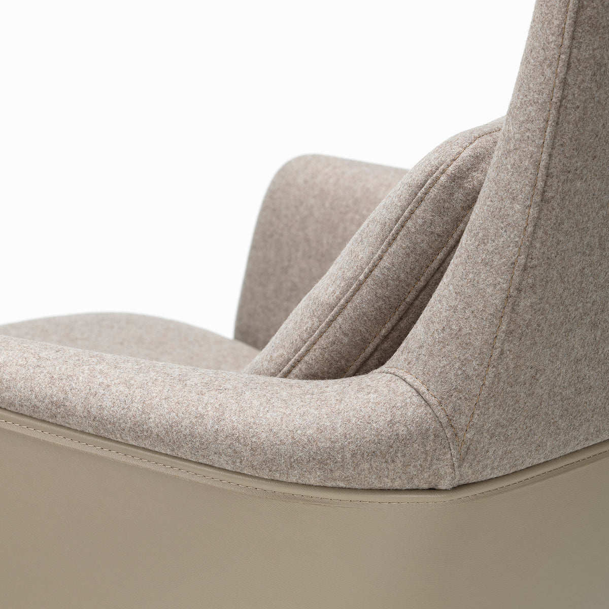 Grand Relax Lounge Chair & Ottoman | Sand Forte Leather Fossil Cosy 02