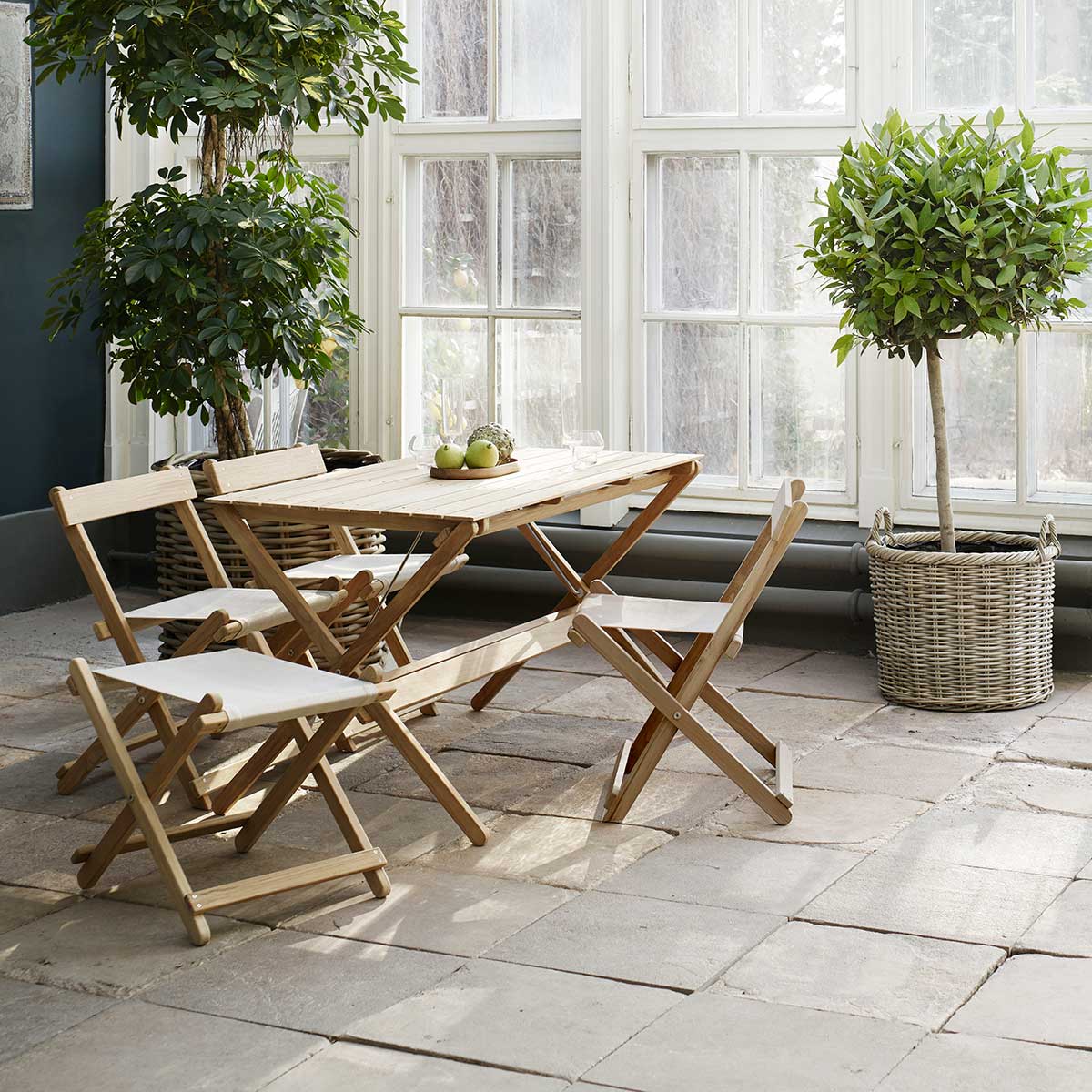 BM4570 Outdoor Chair | Heritage Papyrus Fabric
