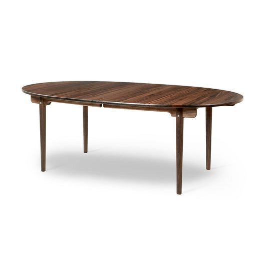 CH338 Extendable Table | Oiled Walnut Top and Frame