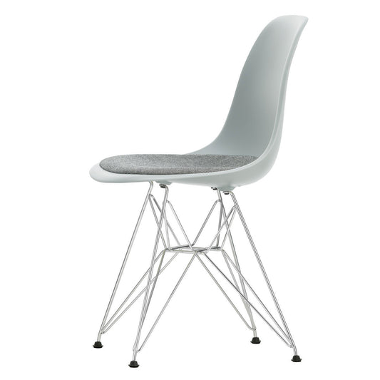 DSR Eames Chair with Seat Pad | Nero and Ivory Hopsak Seat Pad