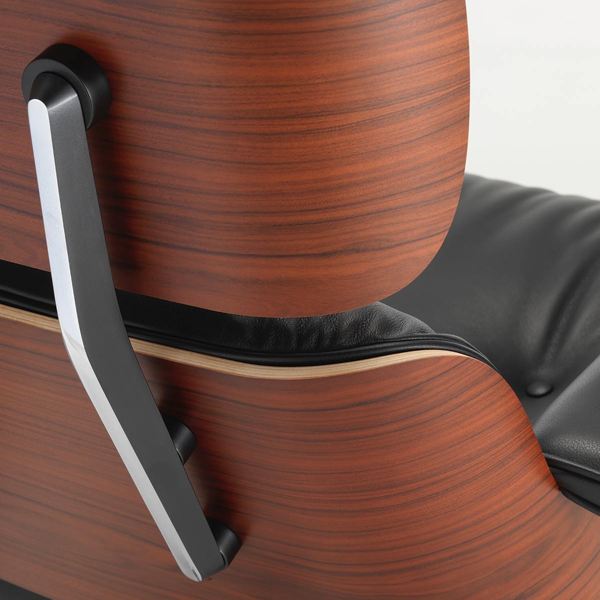 Eames Lounge Chair & Ottoman | Dk Anthracite Calma Velvet Santos Palisander Shell