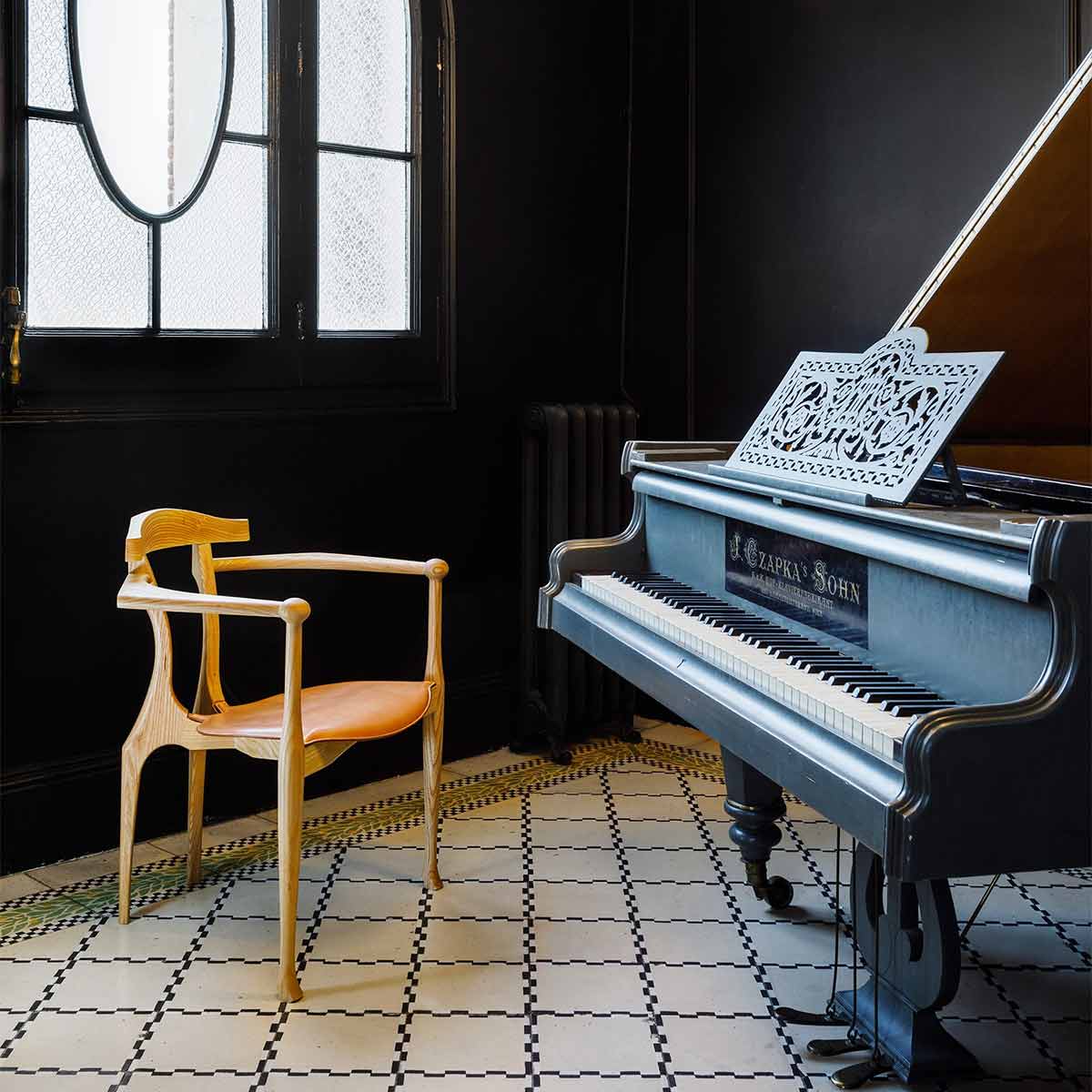 Gaulino Easy Chair | Natural Hide Seat