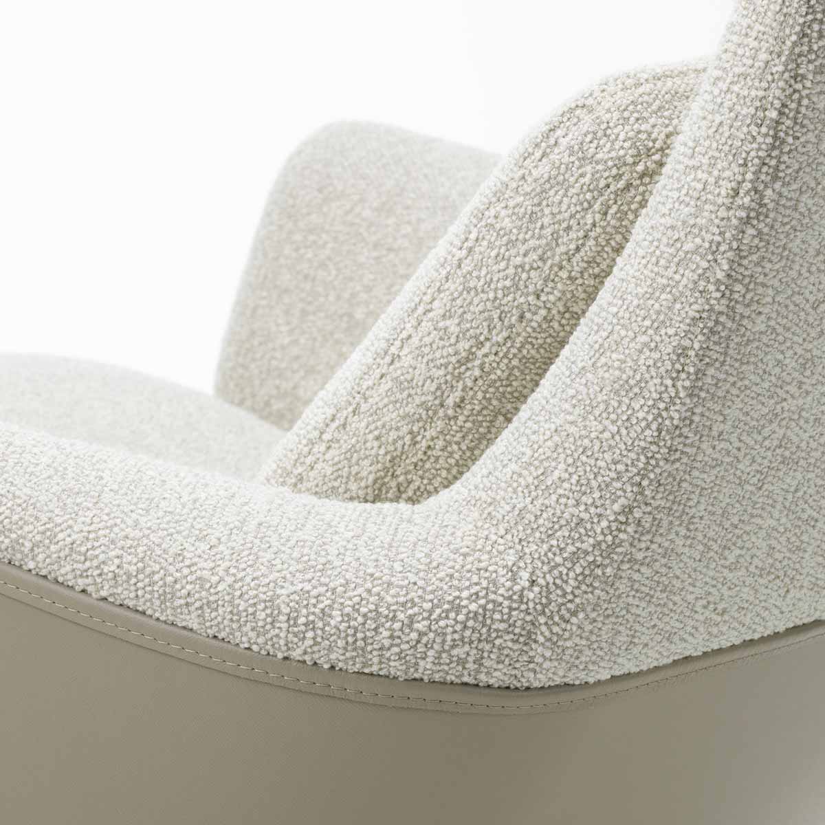 Grand Relax Lounge Chair & Ottoman | Sand Forte Leather Cream Sand Nubia 03 Boucle