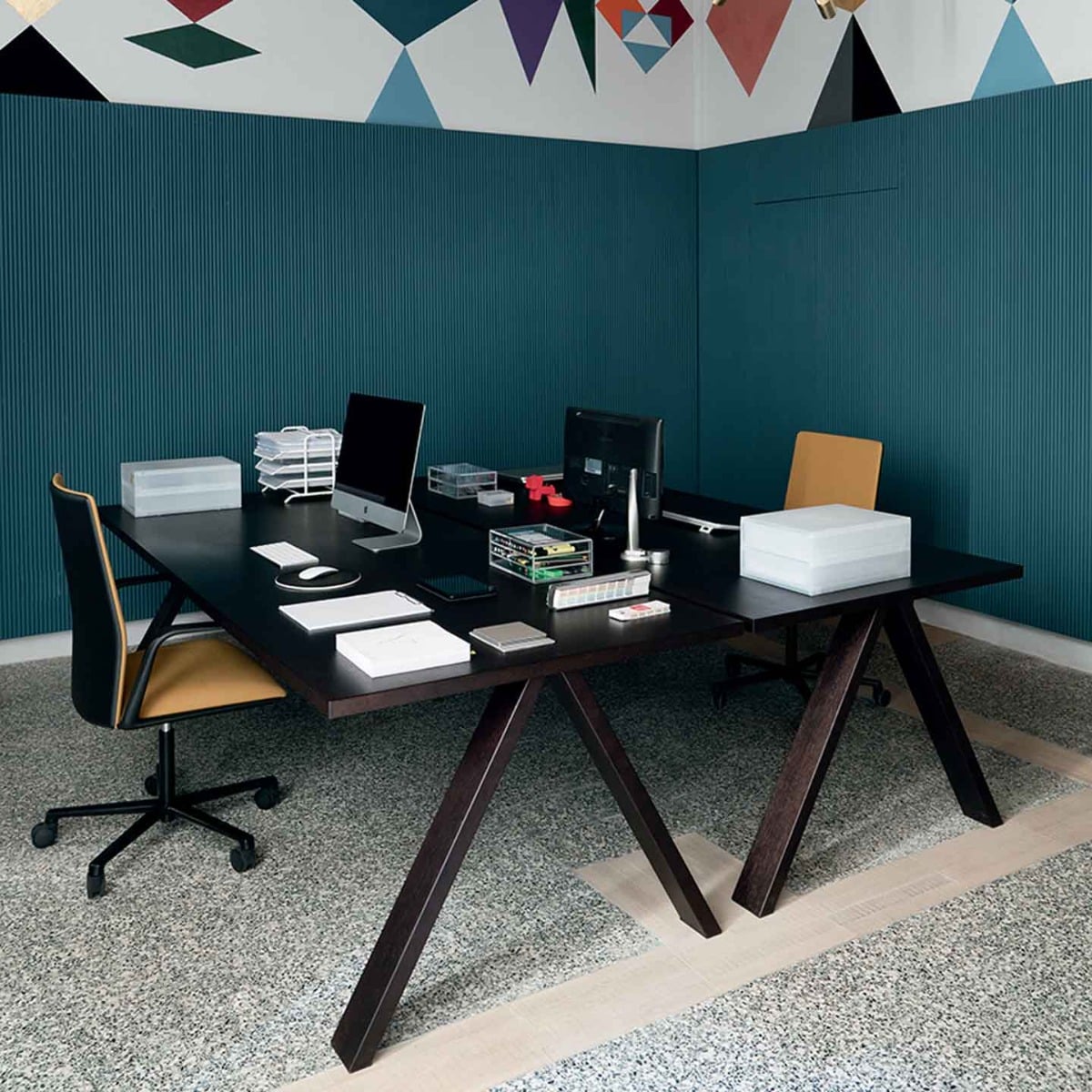 Kinesit Executive Task Chair | Saffron Canvas