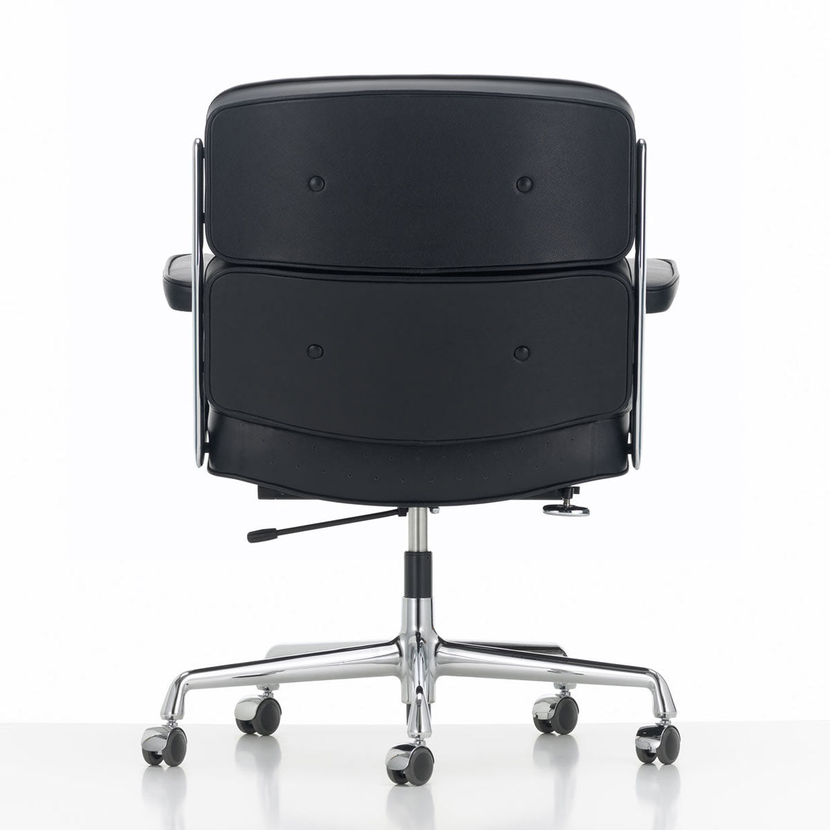 Lobby Chair ES 104 | Black 66 Premium Leather