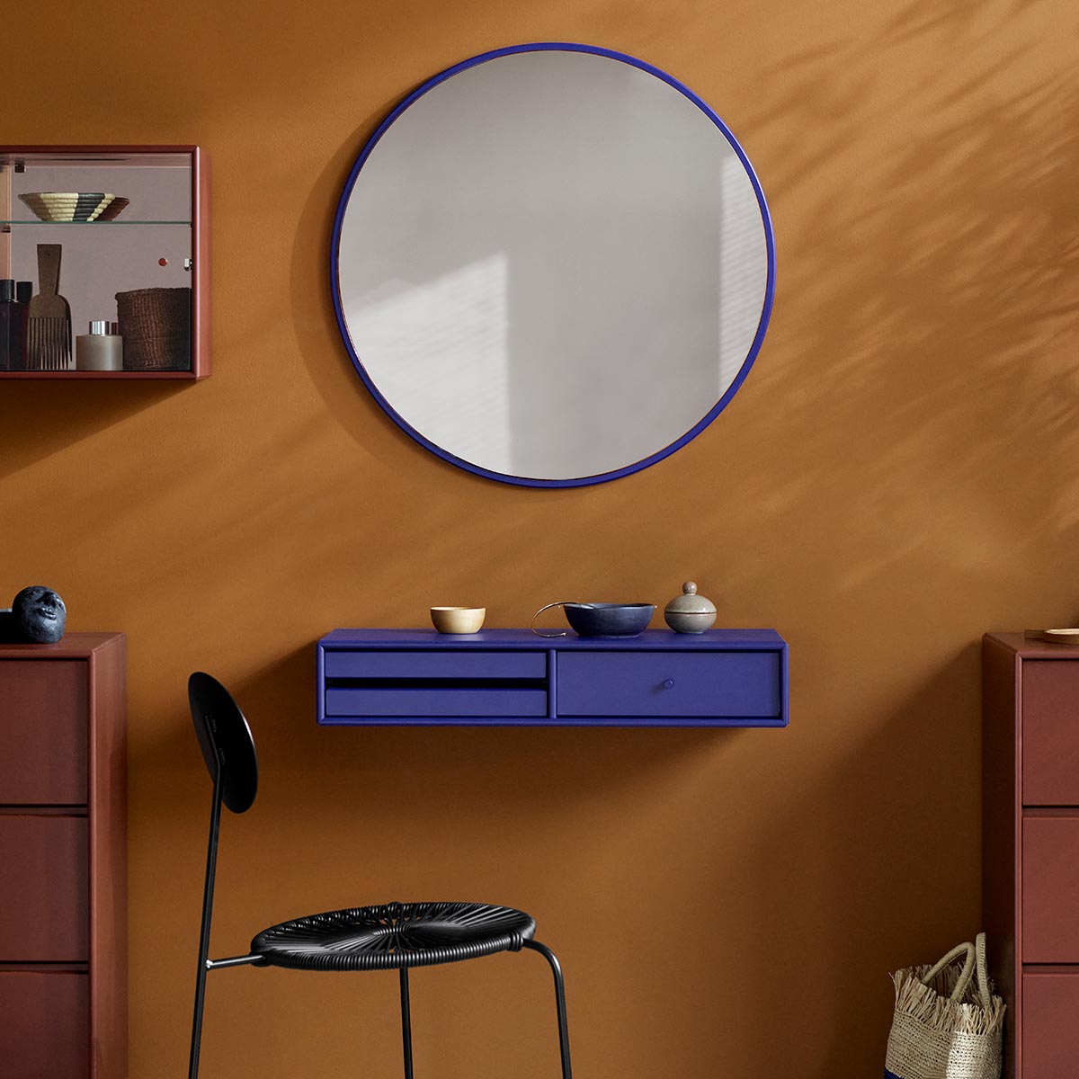 Makeup Unit | Monarch Lacquer