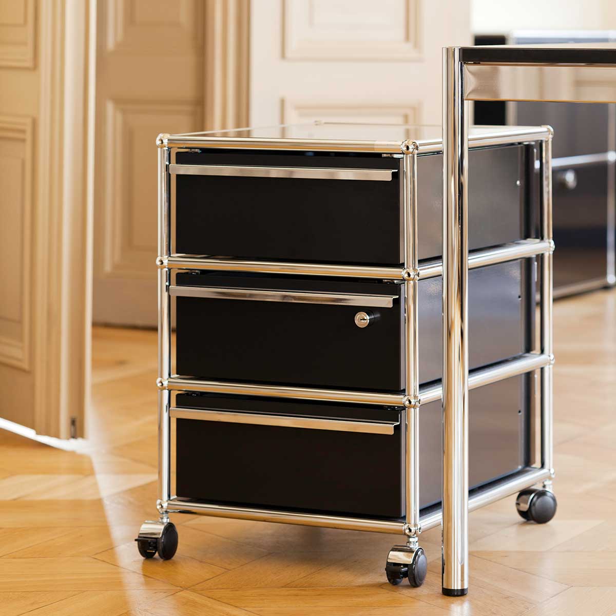 USM Mobile Pedestal | Graphite Black Lacquer Panels