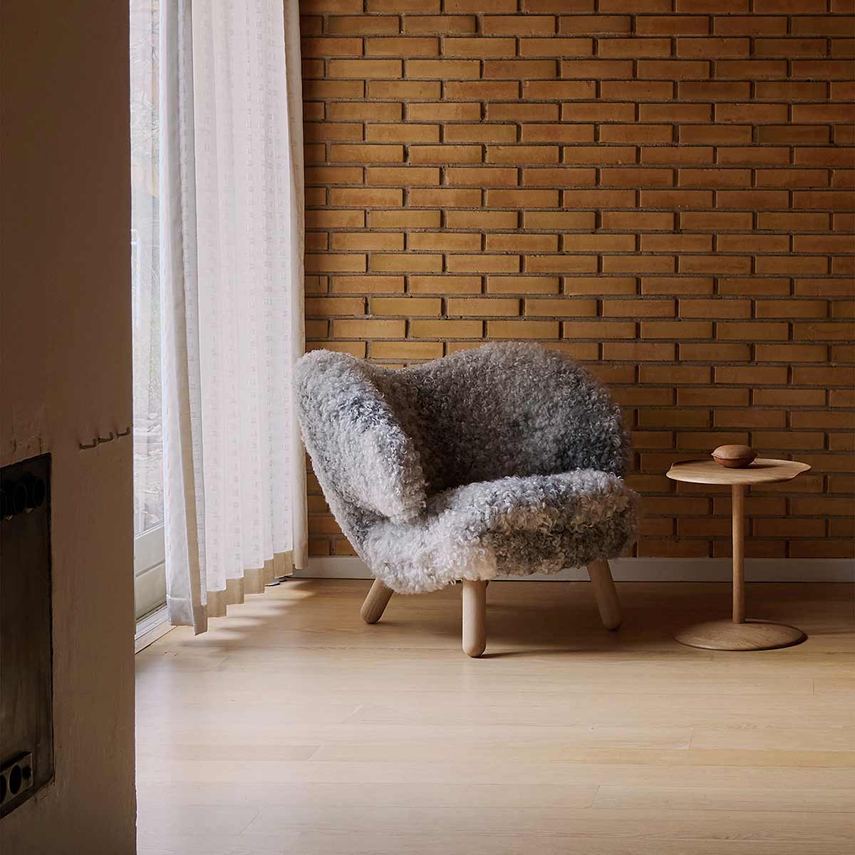 Pelican Lounge Chair | Sheepskin Gotland
