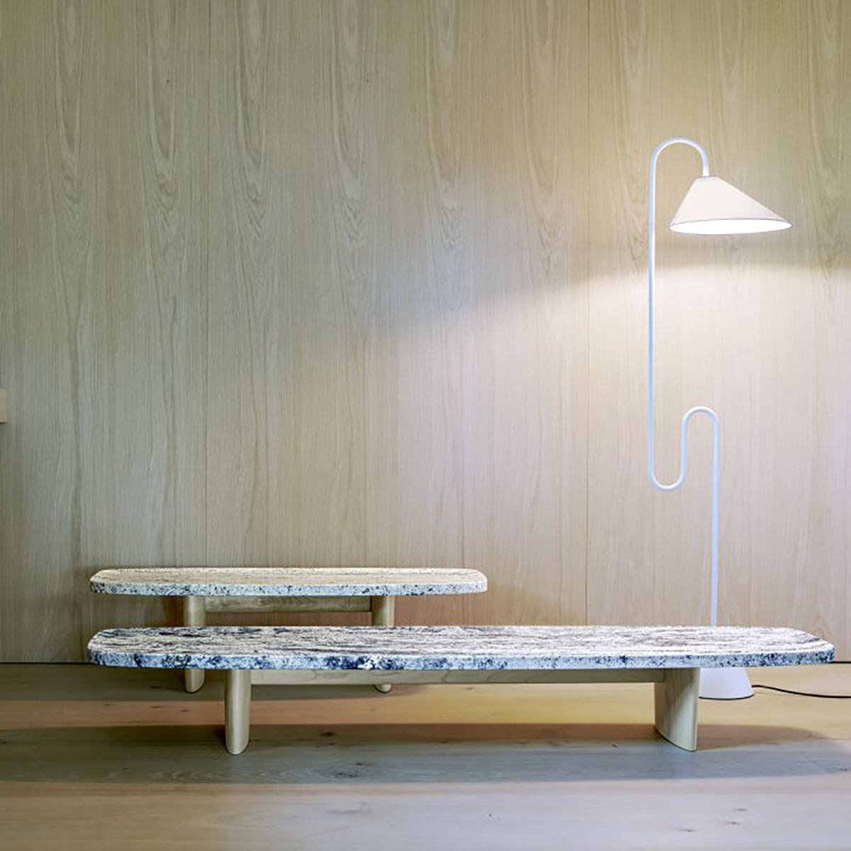 Eileen Gray Roattino Floor Lamp | White Lacquered Steel