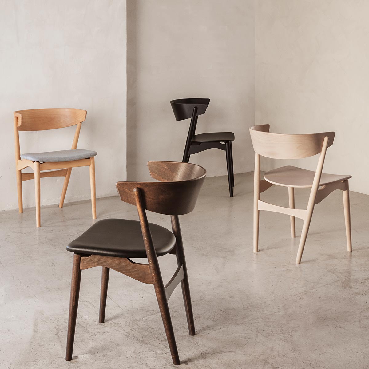 Sibast No 7 Dining Chair | Anthracite Dune Leather Seat