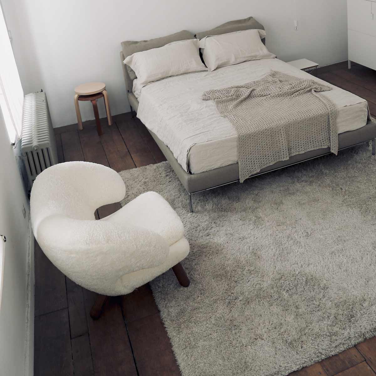 Pelican Lounge Chair | Sheepskin Off White
