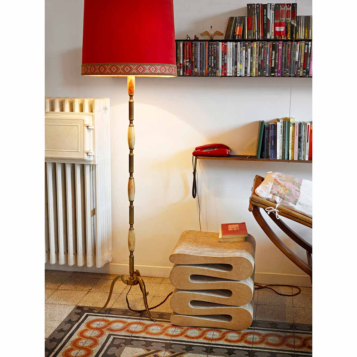 Wiggle Stool | Corrugated Cardboard
