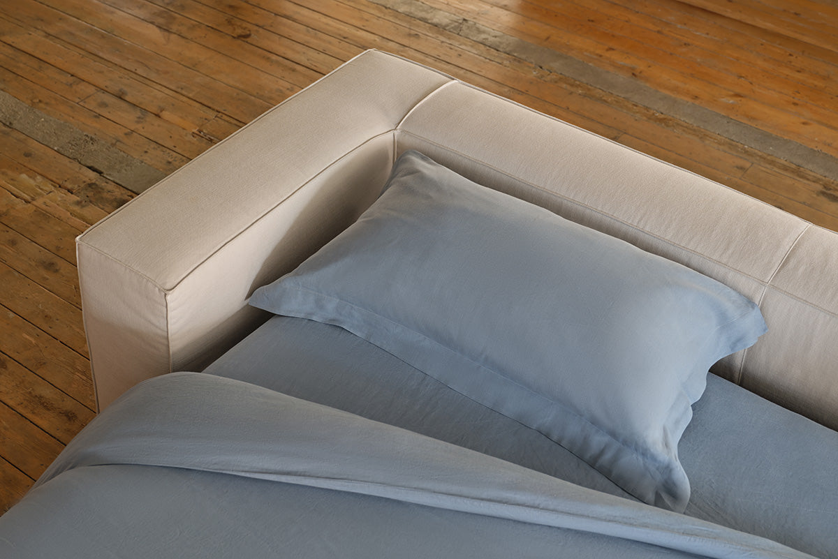 Luxury Contemporary Sofabeds from Aram
