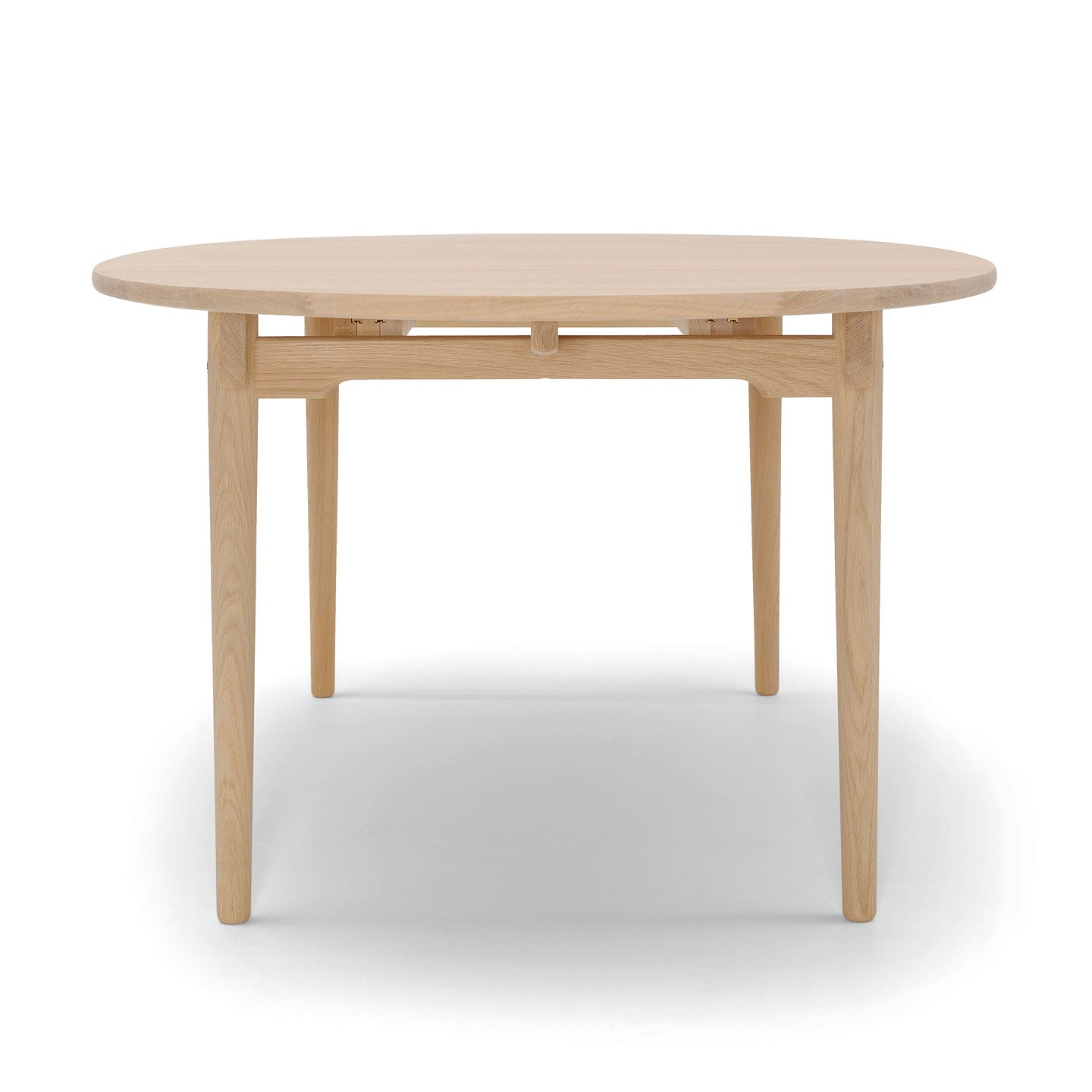 CH338 Extendable Table | White Oiled Oak Top and Frame