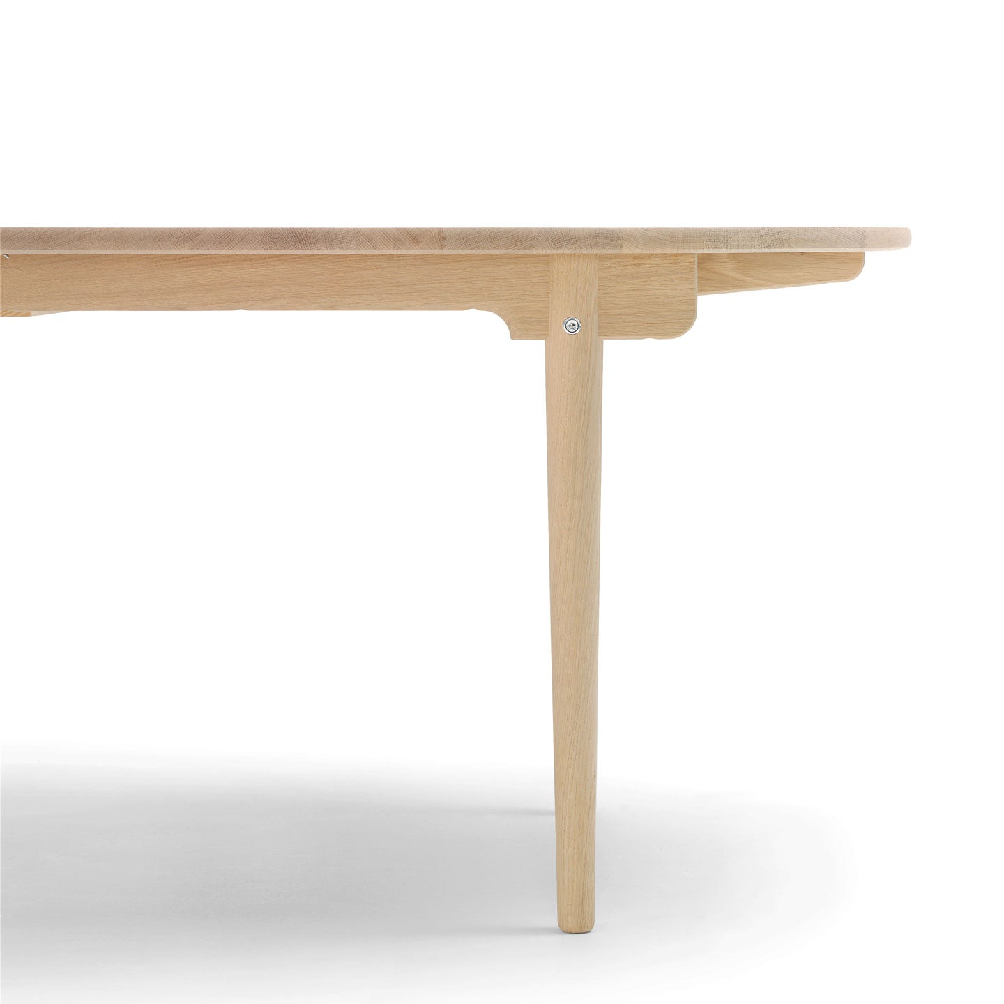 CH338 Extendable Table | White Oiled Oak Top and Frame