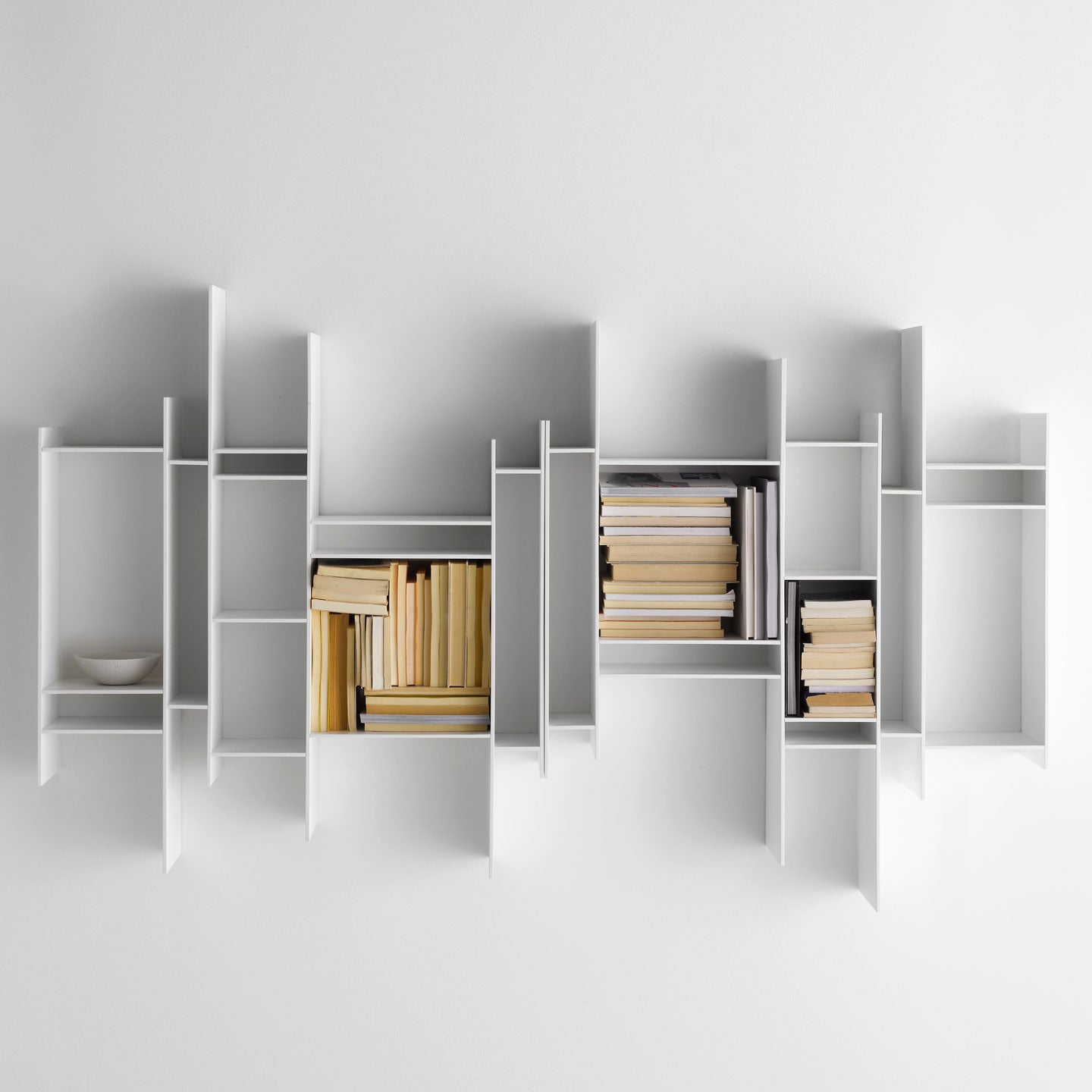 Randomito Shelving | White Lacquer