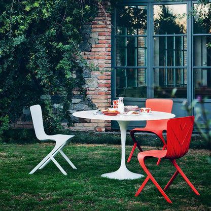 Saarinen Outdoor Round Table | White Acrylic Stone Top