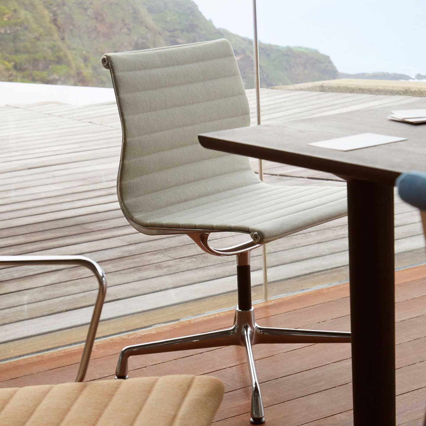 Aluminium Group EA 101 Chair | Ice Blue/Ivory 81 Hopsak Upholstery