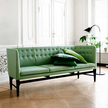 Mayor Sofa AJ5 | Hallingdal 130 Light Grey Fabric
