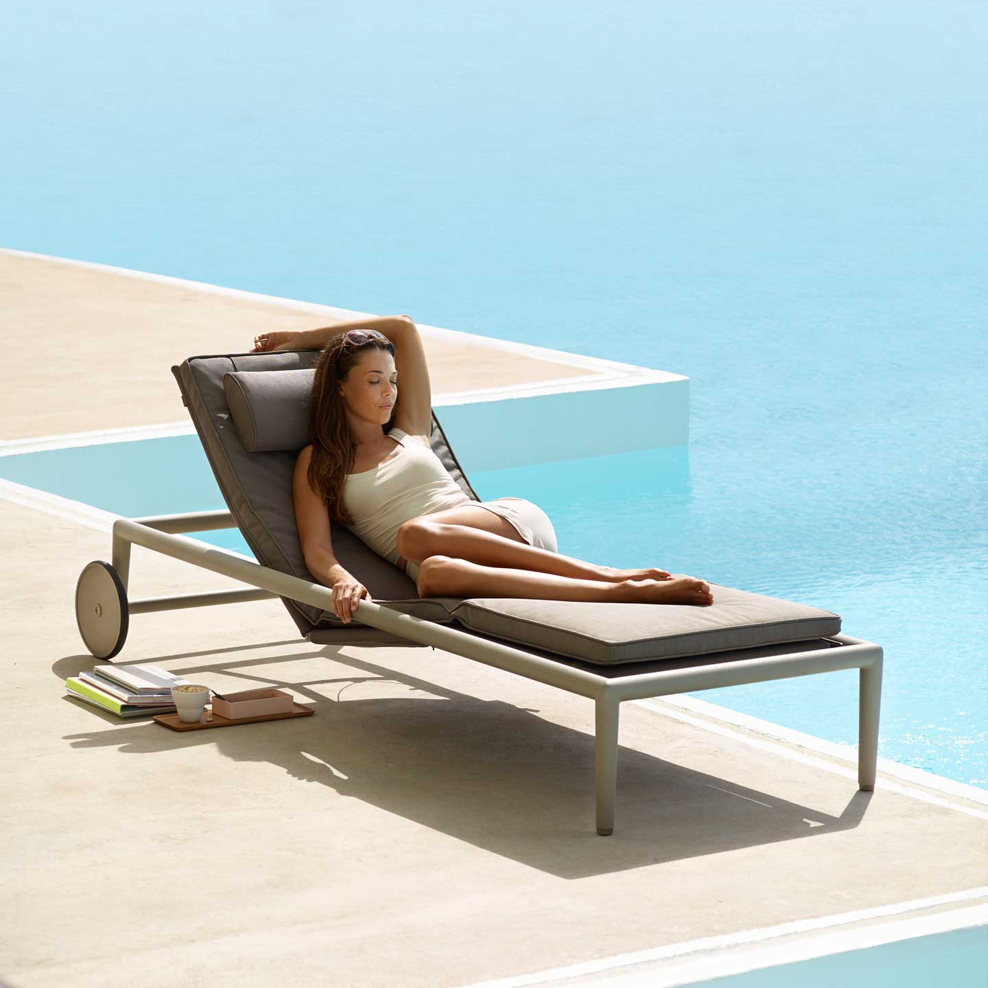 Conic Sunbed | Grey Air Touch Fabric