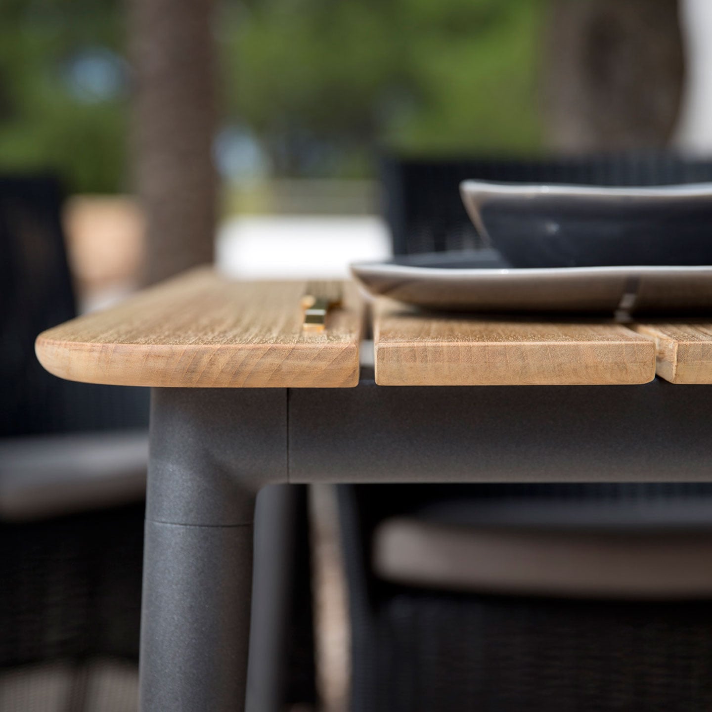 Core Table 210cm | Lava Grey Aluminium