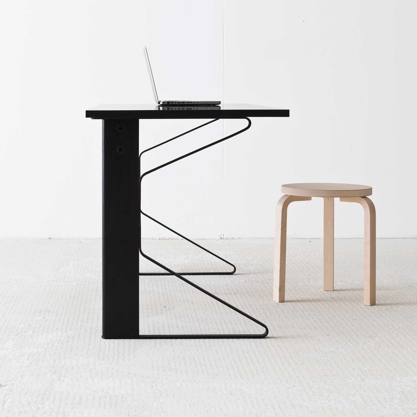 Kaari Desk | Black Oak Frame