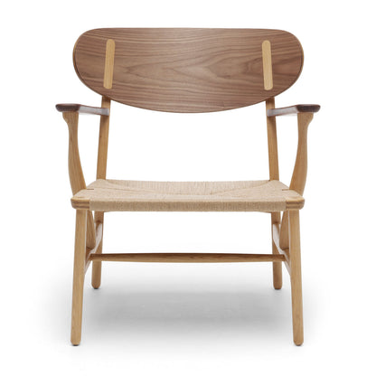 CH22 Lounge Chair | Natural Papercord Seat Oiled Walnut Frame