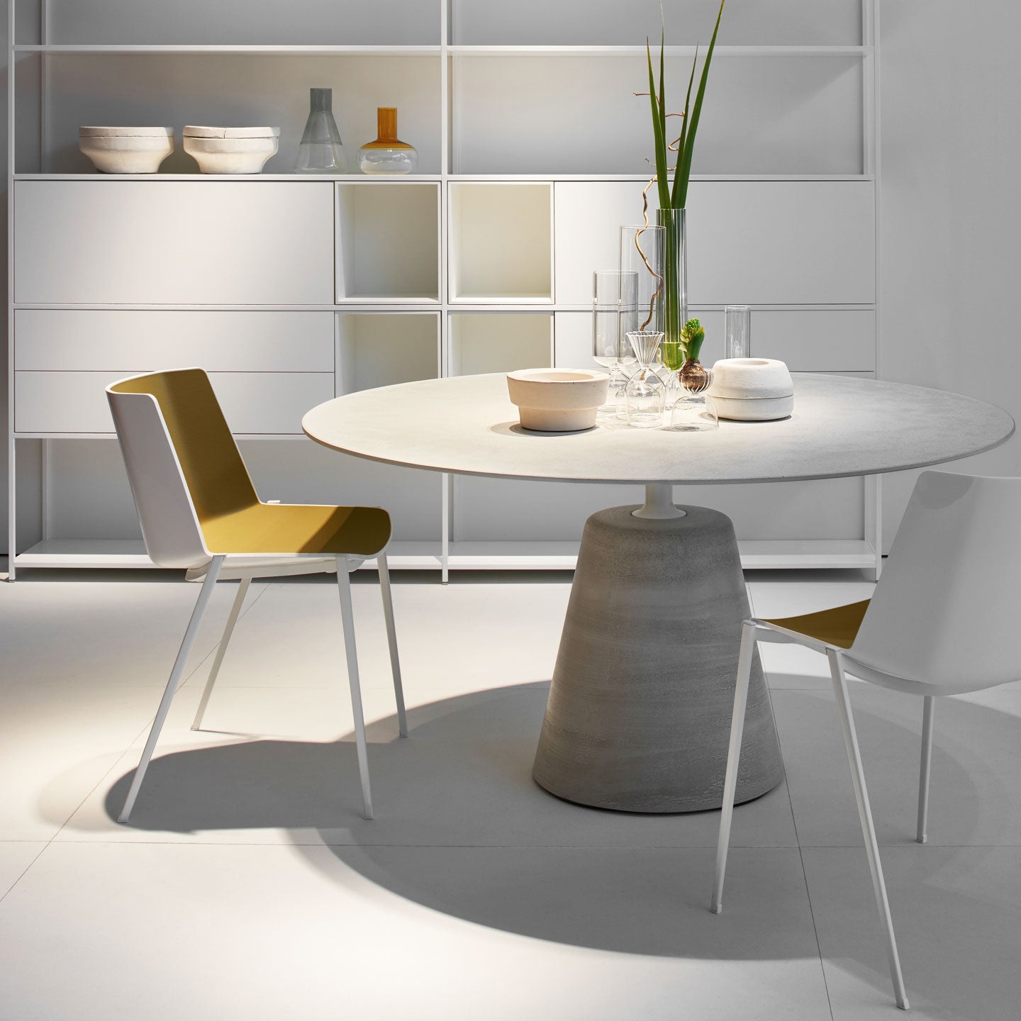 Aiku Chair - Tapered Legs | Gloss White Outer Textured Olive Inner