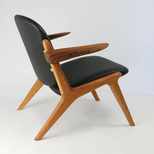 IS Lounge Chair | Black Leather