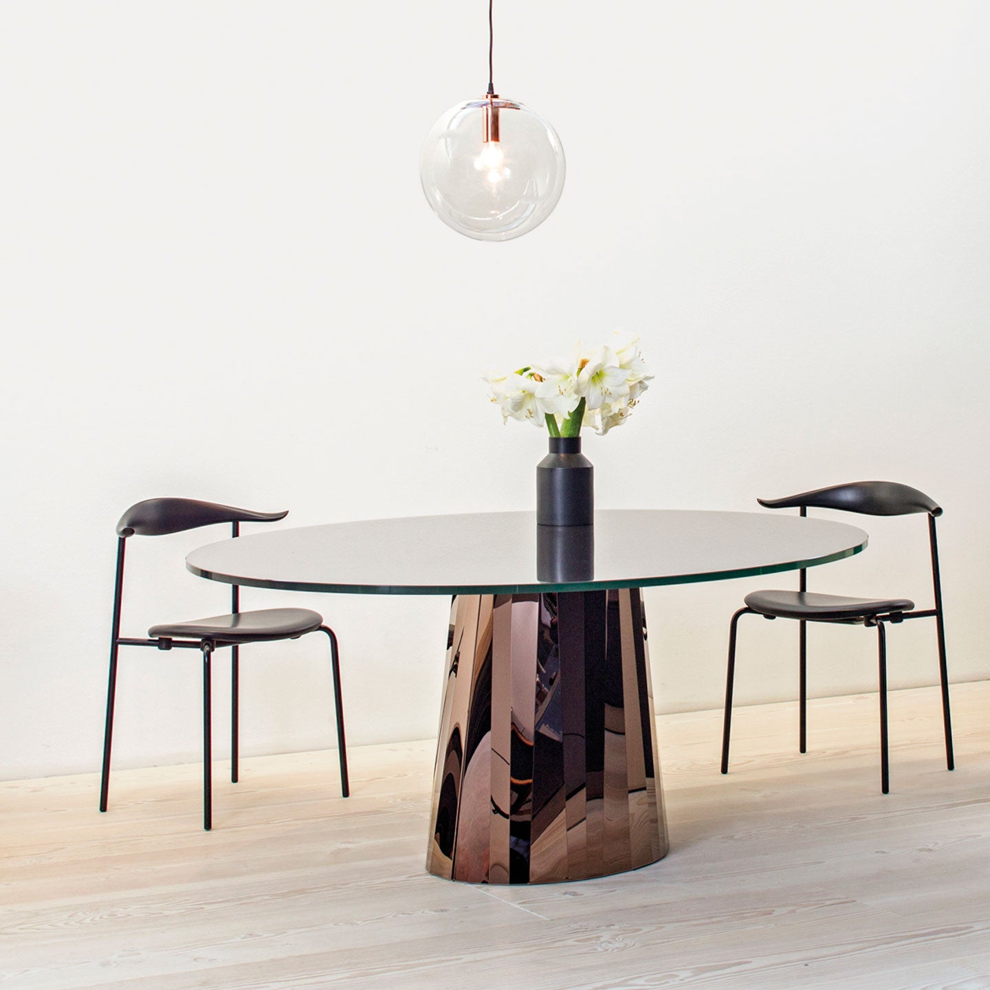 Pli Dining Table | Phyrite Bronze