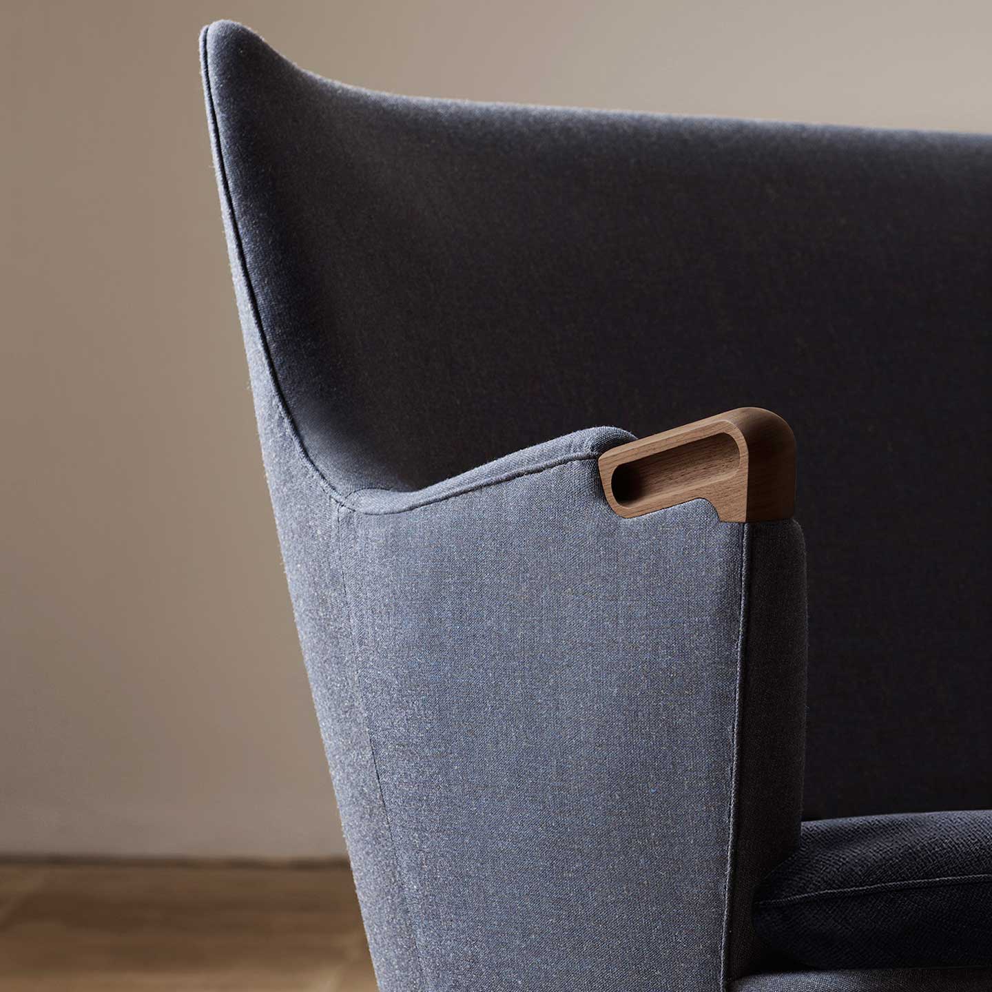 CH71 Lounge Chair | Charcoal 180 Seat Pale Grey 120 Shell Divina Mel