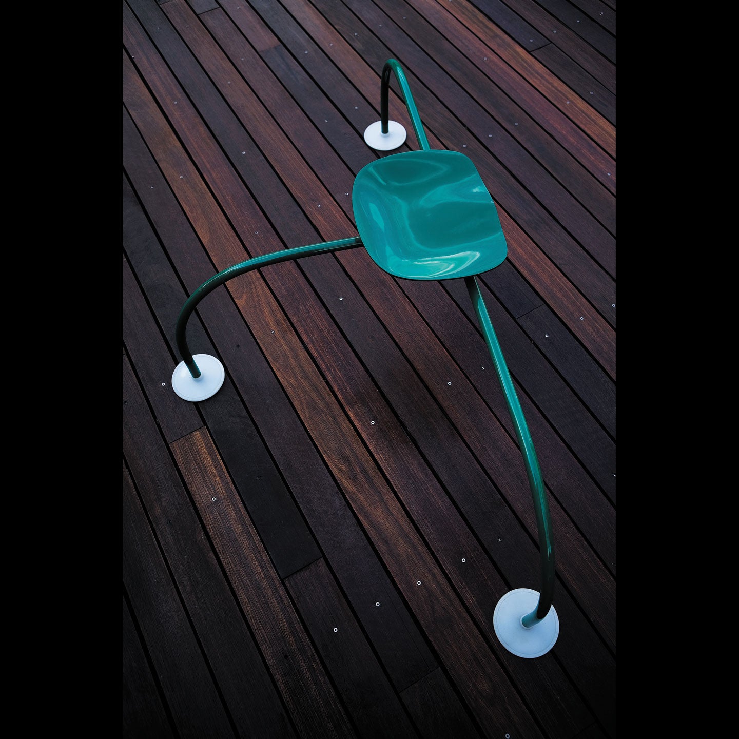 Allunaggio Stool | Green Enamelled Steel