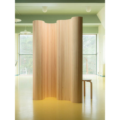 100 Screen | Clear Lacquered Solid Pine