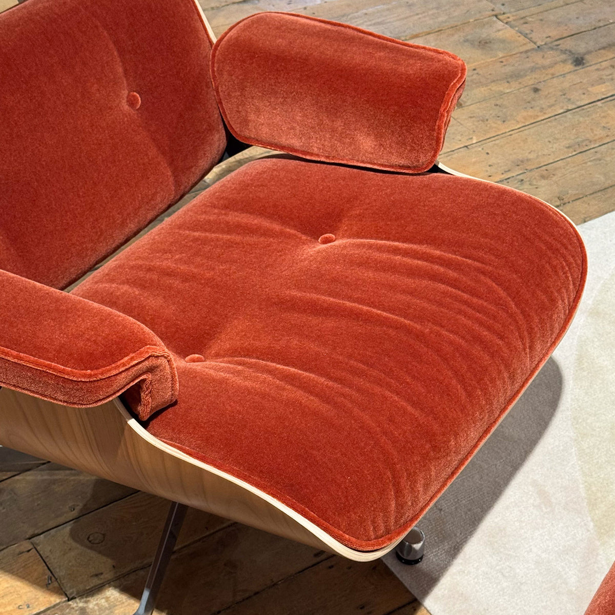 Ex Display Eames Lounge Set Large Cherry | Brandy Calma Velvet Cherry Shell