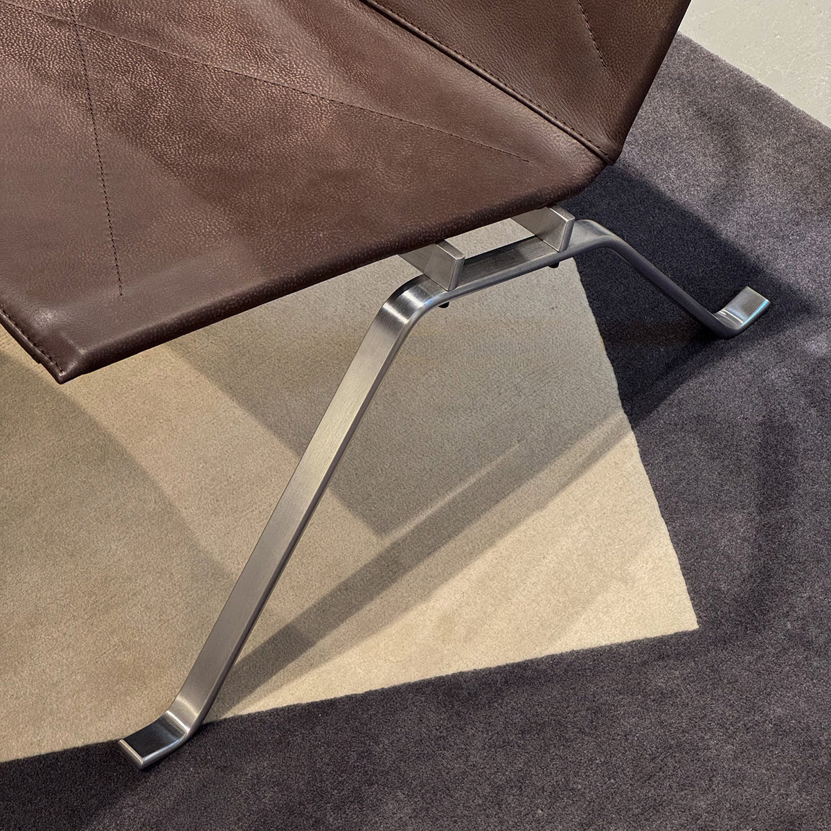Ex Display PK22 Easy Chair | Dark Brown Haze Leather Upholstery and Satin Brushed Stainless Steel Base