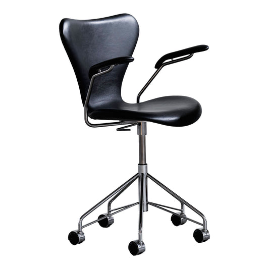 Series 7 Swivel Armchair | Black Grace Leather