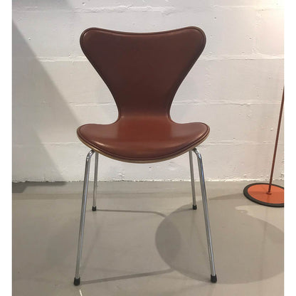 Series 7 Chair | Walnut Grace Leather