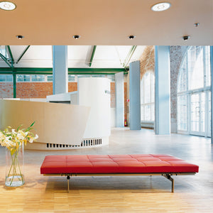 PK80 Daybed | Walnut Grace Leather