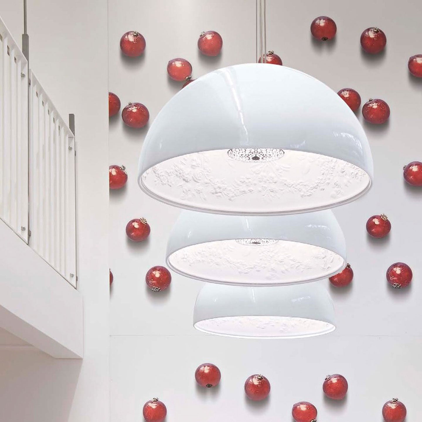 Skygarden S1 Medium Pendant Lamp | Glossy White Outer Shell