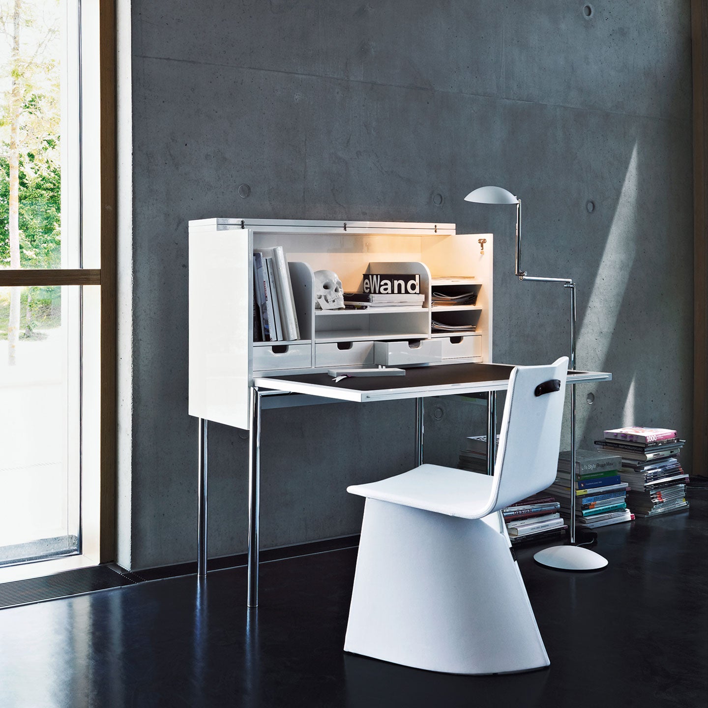 Orcus Writing Desk | White Glossy Lacquer with Leather Interior