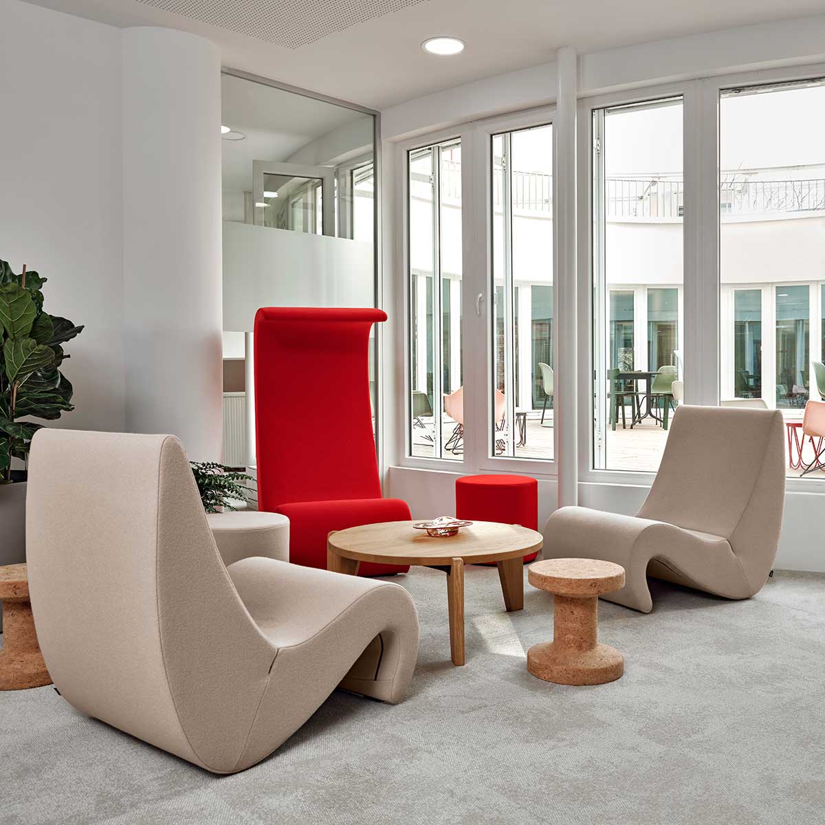 Amoebe Chair | Truffle Tonus Wool