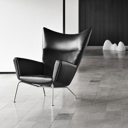 CH445 Wing Chair | Leather Thor 301 Black